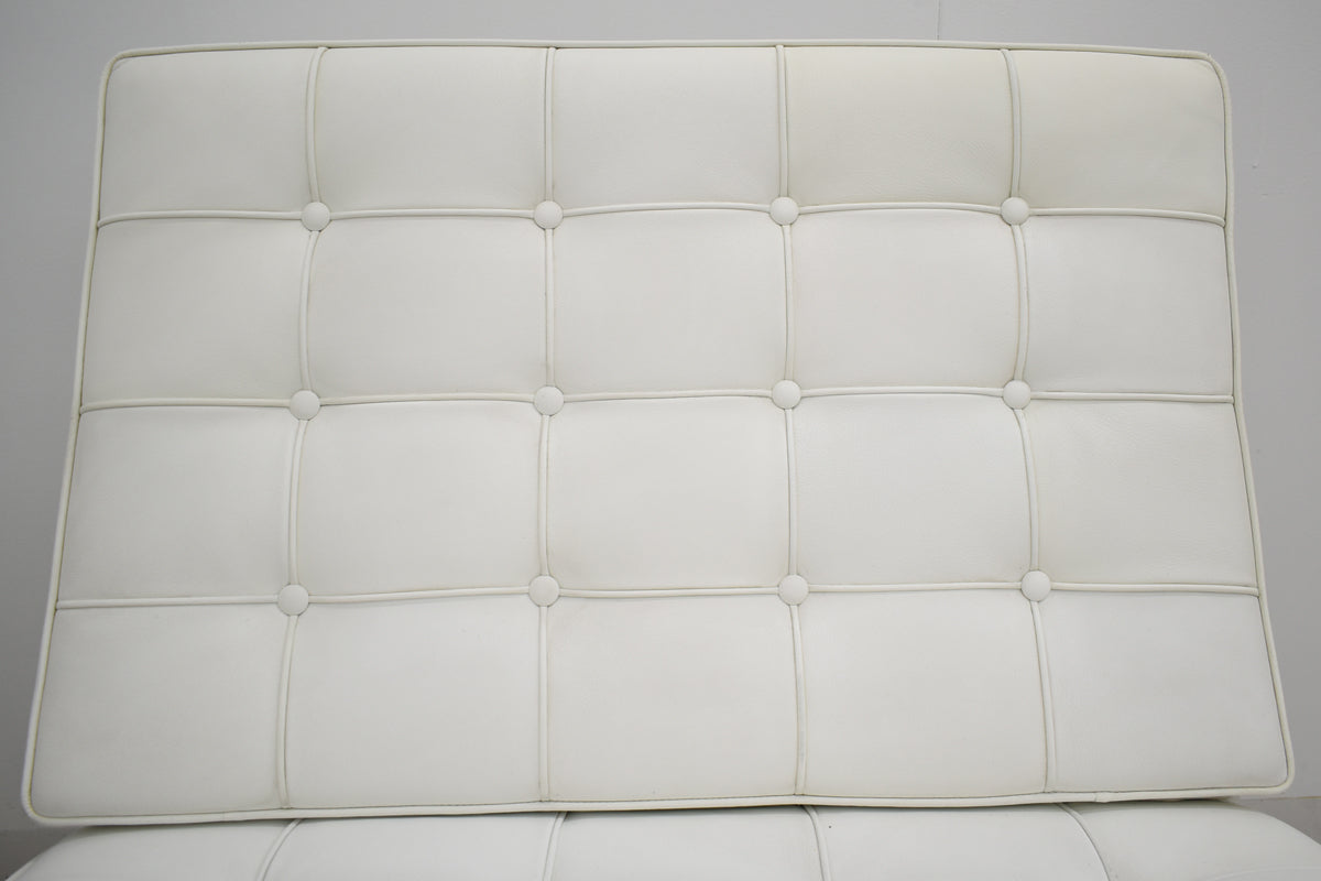 【中古】リプロダクト　バルセロナチェア　本革　ホワイト　幅780　2025112801【中古オフィス家具】