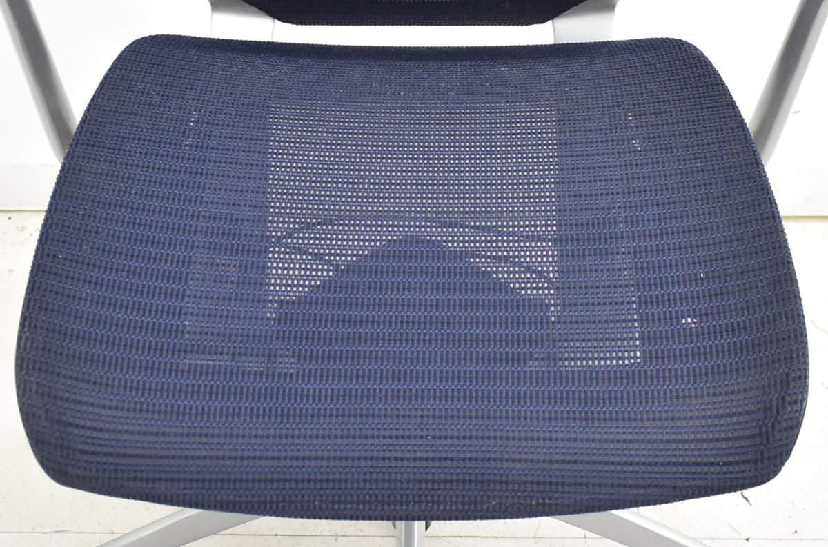 【中古】オカムラ　バロン　エクストラハイバック　ヘッドレスト　固定肘　ダークブルー　2025120101【中古オフィス家具】