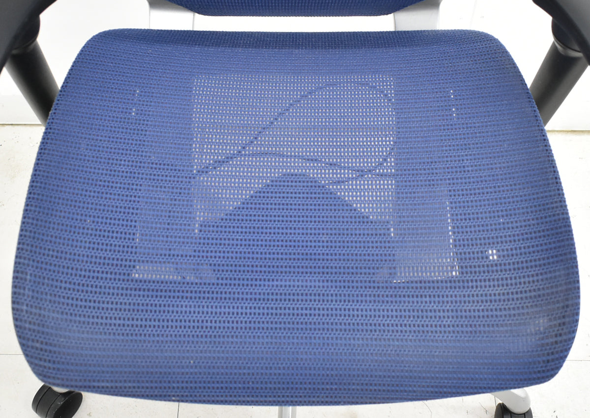 【中古】オカムラ　バロン　エクストラハイバック　ヘッドレスト　可動肘　ミディアムブルー　2025120102【中古オフィス家具】