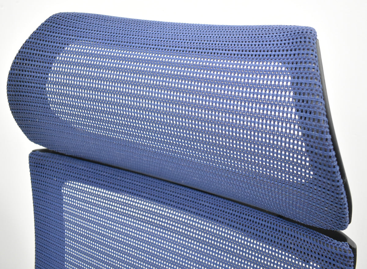 【中古】オカムラ　バロン　エクストラハイバック　ヘッドレスト　可動肘　ミディアムブルー　2025120102【中古オフィス家具】