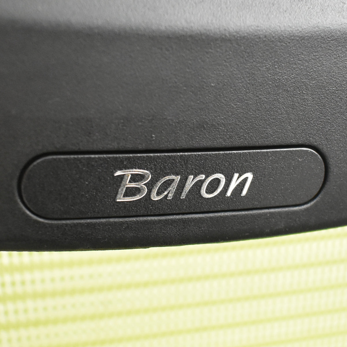 【中古】オカムラ　バロン　エクストラハイバック　ヘッドレスト　可動肘　ライムグリーン　2025120201【中古オフィス家具】