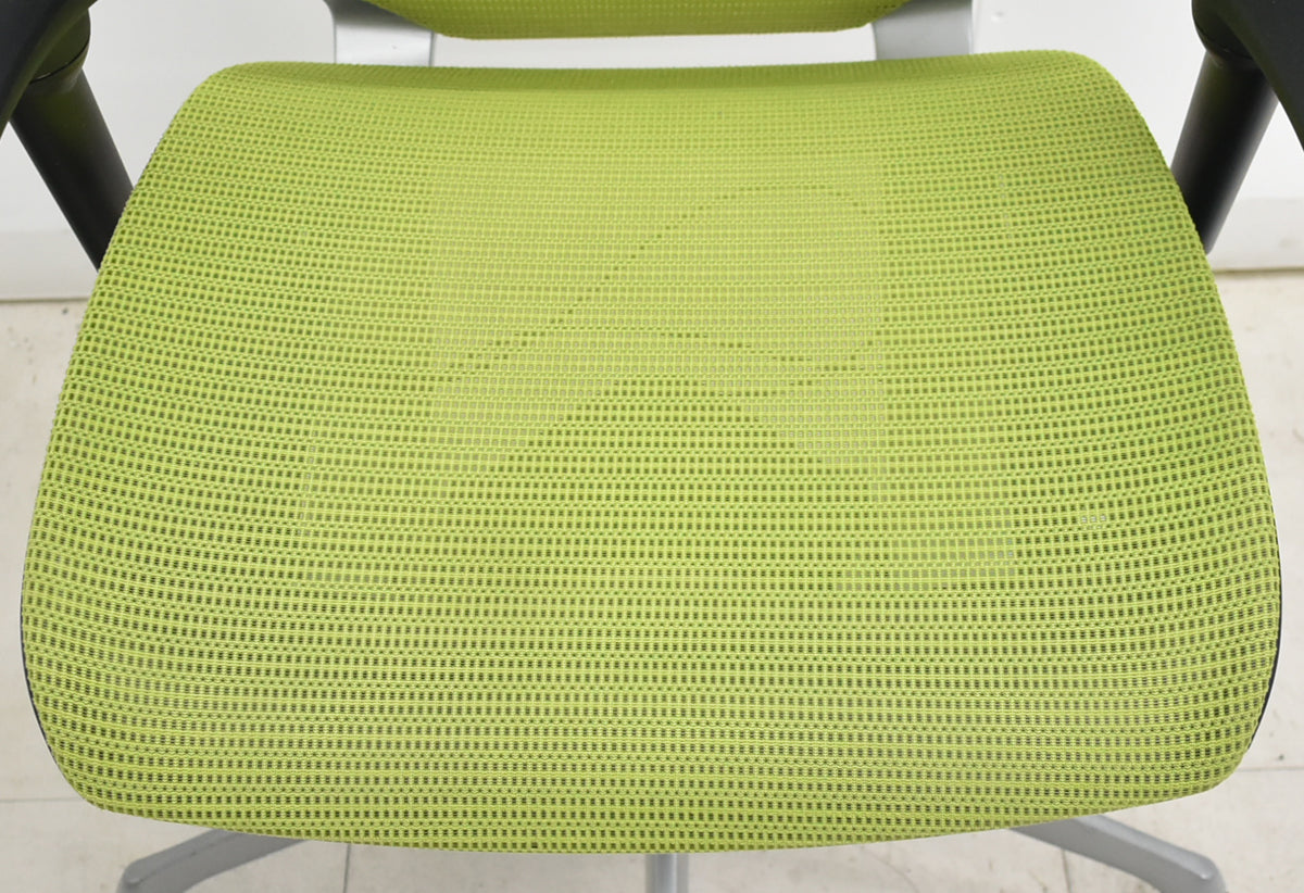 【中古】オカムラ　バロン　エクストラハイバック　ヘッドレスト　可動肘　ライムグリーン　2025120201【中古オフィス家具】
