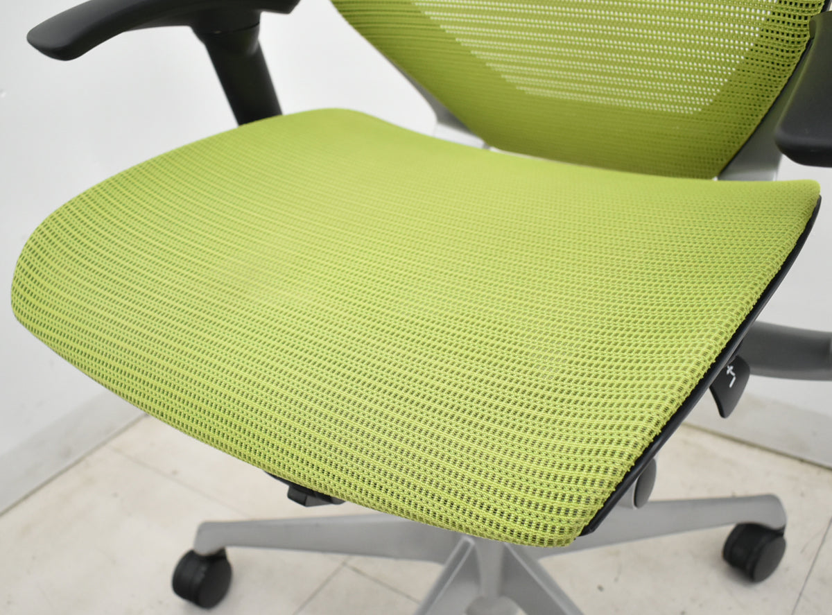 【中古】オカムラ　バロン　エクストラハイバック　ヘッドレスト　可動肘　ライムグリーン　2025120201【中古オフィス家具】