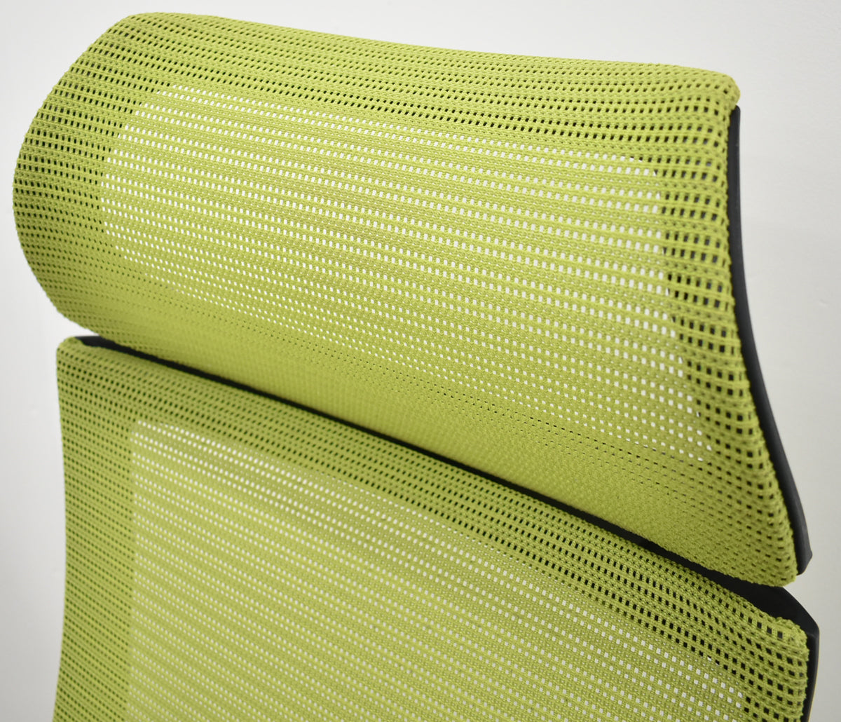 【中古】オカムラ　バロン　エクストラハイバック　ヘッドレスト　可動肘　ライムグリーン　2025120201【中古オフィス家具】