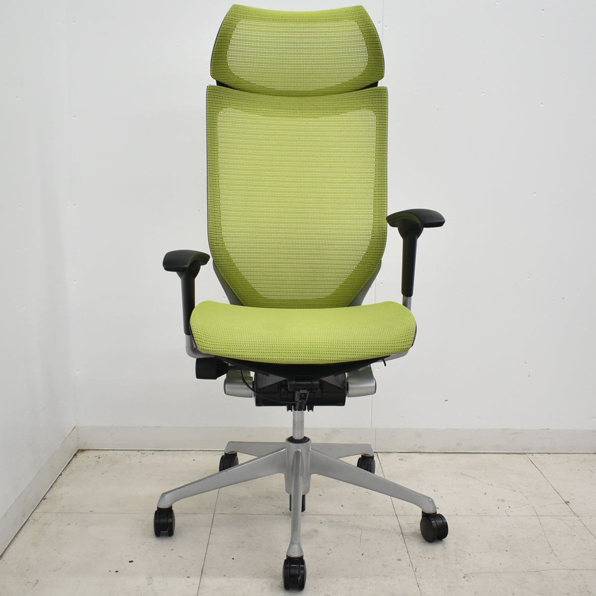 【中古】オカムラ　バロン　エクストラハイバック　ヘッドレスト　可動肘　ライムグリーン　2025120201【中古オフィス家具】