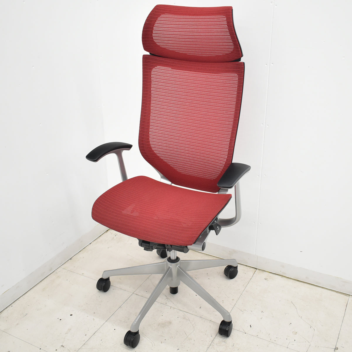 【中古】オカムラ　バロン　エクストラハイバック　ヘッドレスト　固定肘　レッド　2025120202【中古オフィス家具】