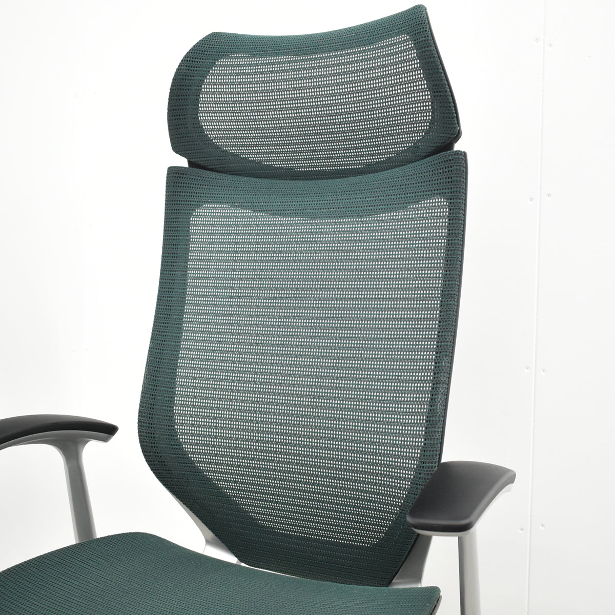 【中古】オカムラ　バロン　エクストラハイバック　ヘッドレスト　固定肘　ダークグリーン　2025120203【中古オフィス家具】