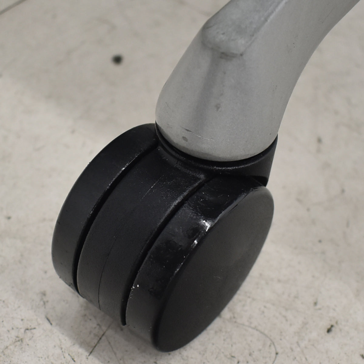 【中古】オカムラ　バロン　エクストラハイバック　ヘッドレスト　固定肘　ダークグリーン　2025120203【中古オフィス家具】