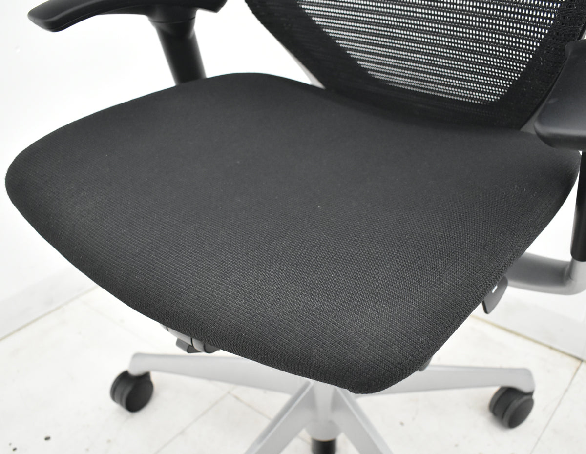 【中古】オカムラ　バロン　ハイバック　可動肘　ウレタンキャスター　ブラック　2025120204【中古オフィス家具】