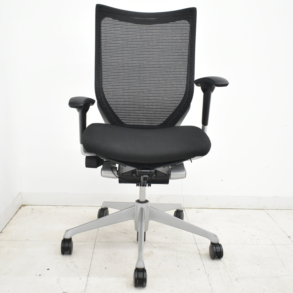 【中古】オカムラ　バロン　ハイバック　可動肘　ウレタンキャスター　ブラック　2025120204【中古オフィス家具】