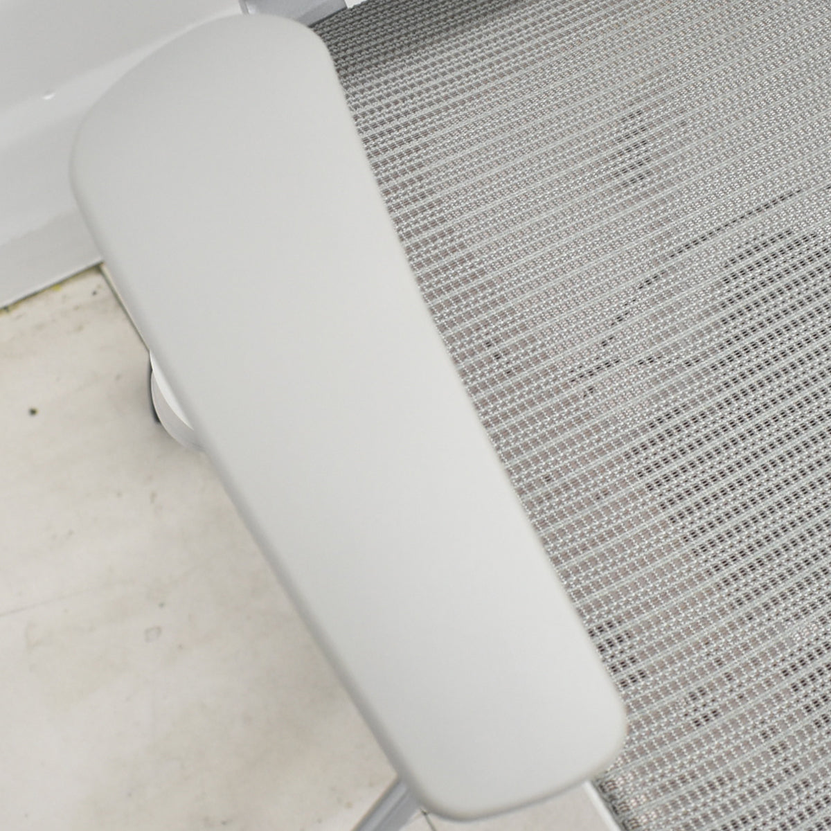 【中古】オカムラ　バロン　ハイバック　可動肘　ハンガー　2017年製　グレー　2025120206【中古オフィス家具】