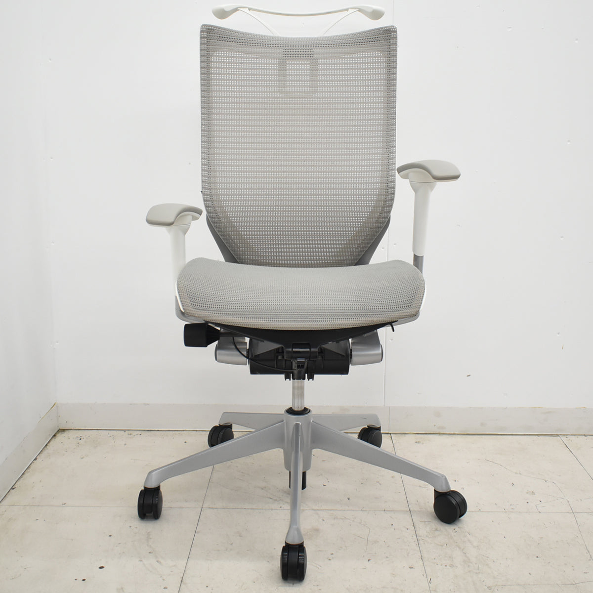 【中古】オカムラ　バロン　ハイバック　可動肘　ハンガー　2017年製　グレー　2025120206【中古オフィス家具】