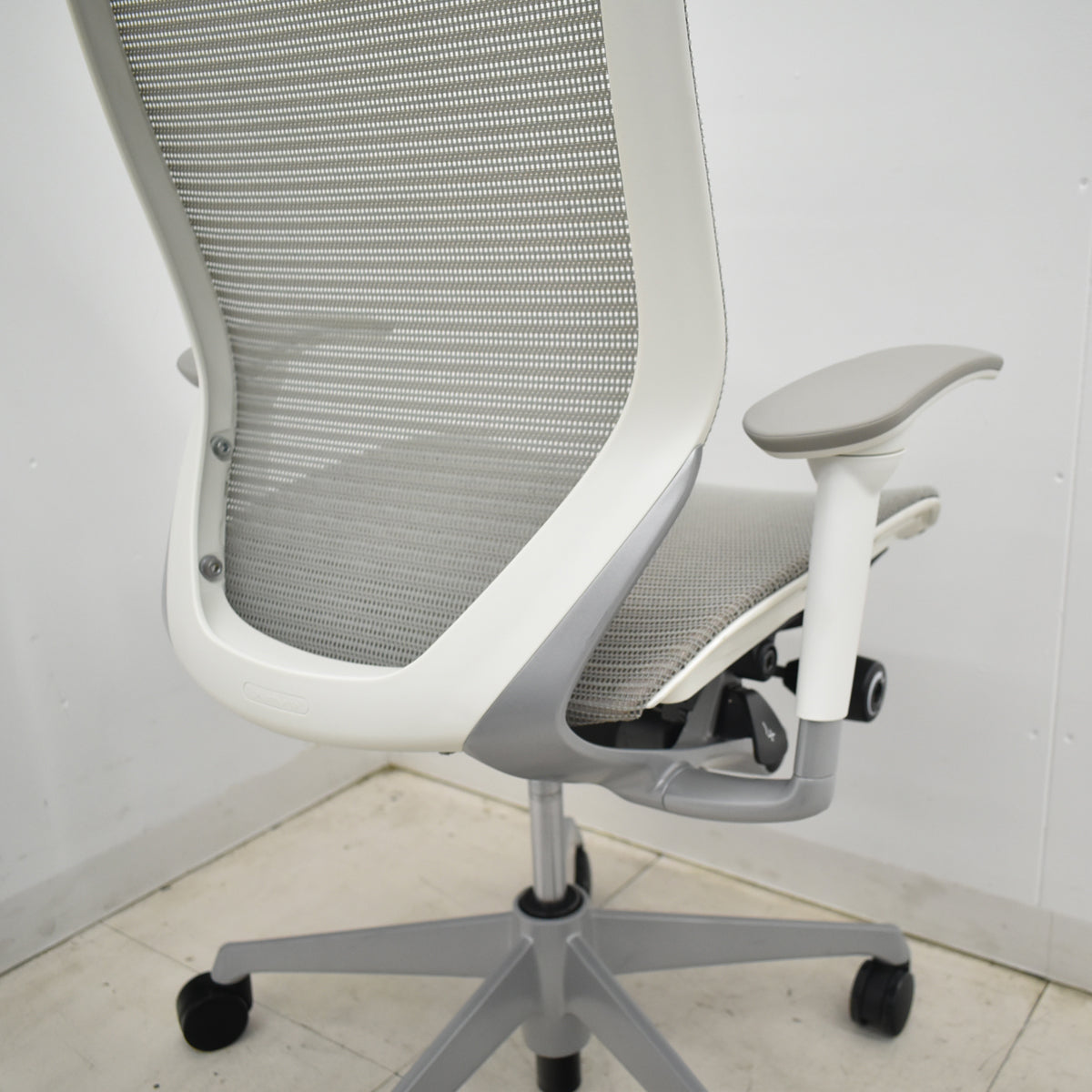 【中古】オカムラ　バロン　ハイバック　可動肘　ハンガー　2019年製　グレー　2025120207【中古オフィス家具】