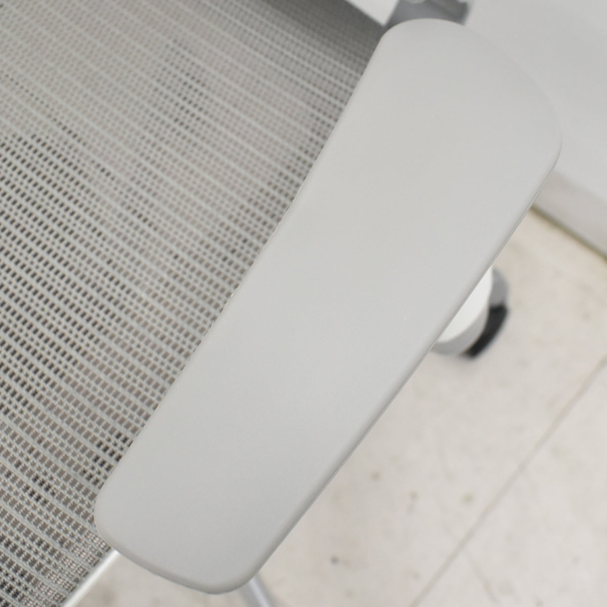 【中古】オカムラ　バロン　ハイバック　可動肘　ハンガー　2019年製　グレー　2025120207【中古オフィス家具】