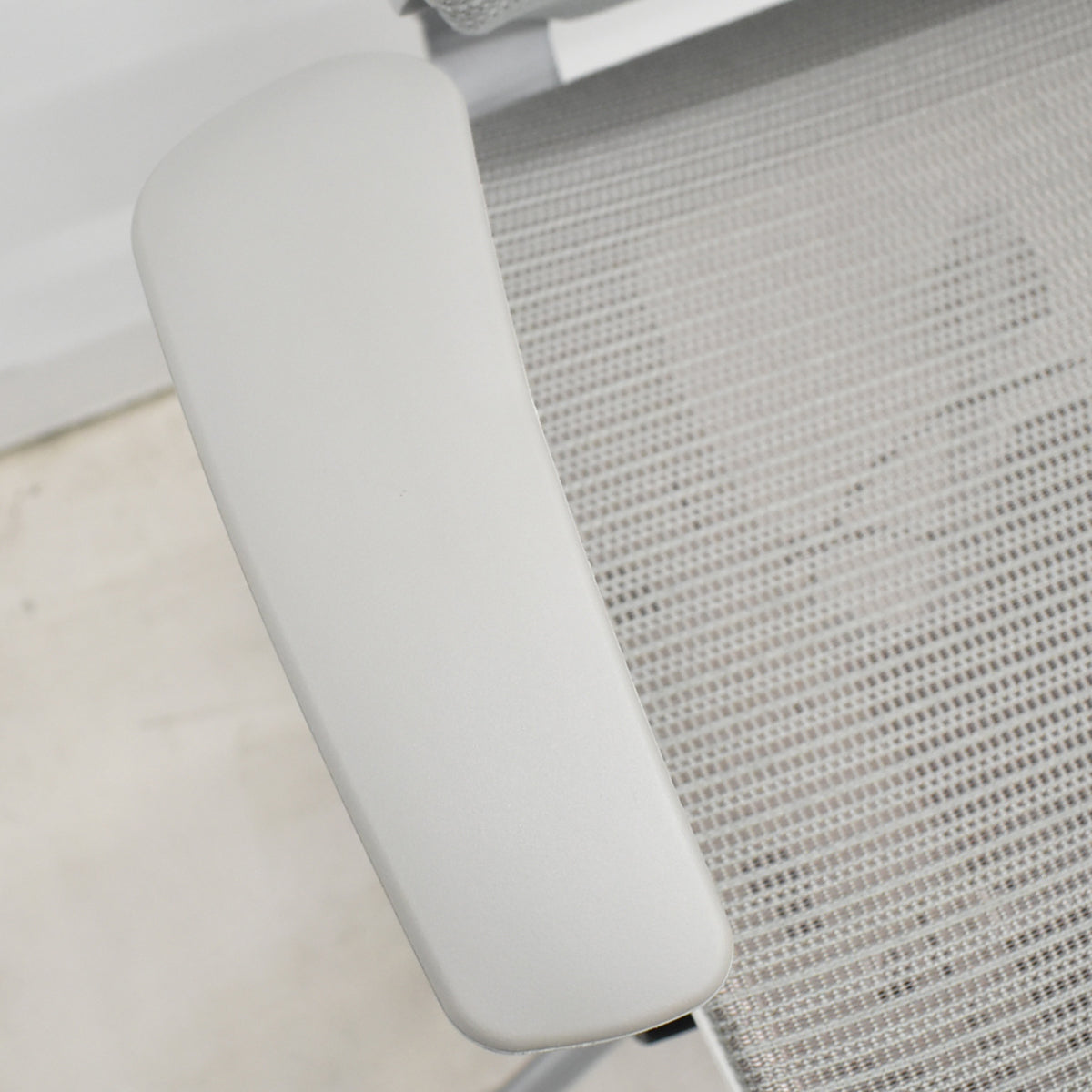 【中古】オカムラ　バロン　ハイバック　可動肘　ハンガー　2019年製　グレー　2025120207【中古オフィス家具】