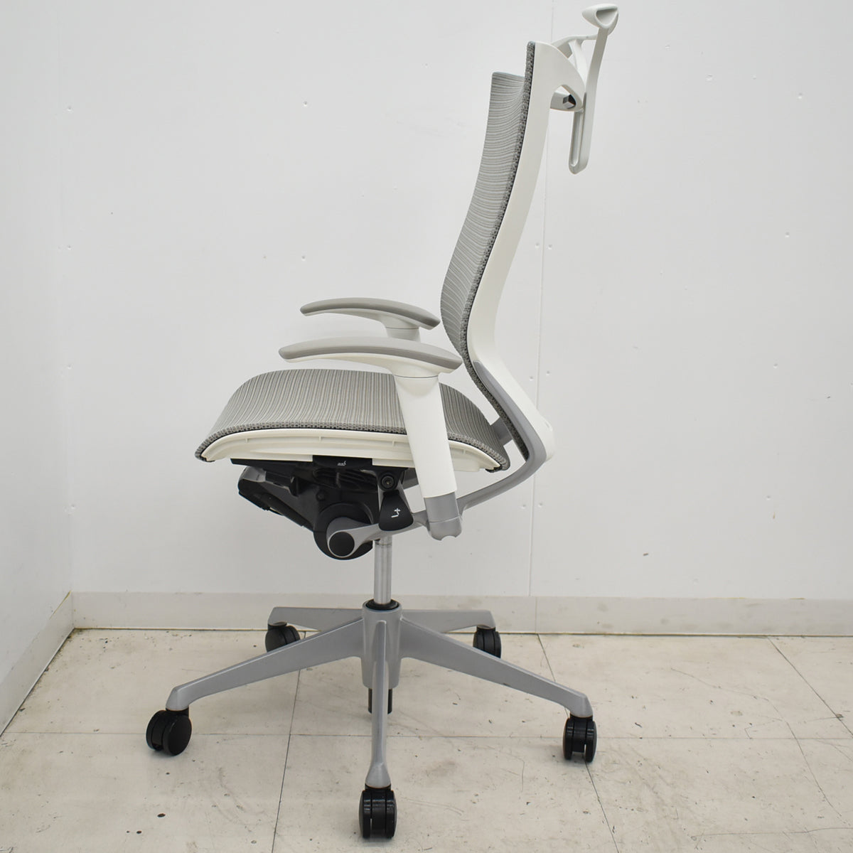 【中古】オカムラ　バロン　ハイバック　可動肘　ハンガー　2019年製　グレー　2025120207【中古オフィス家具】