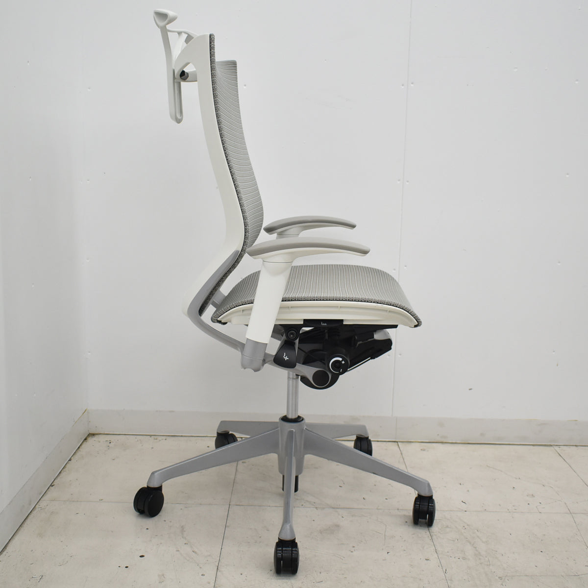 【中古】オカムラ　バロン　ハイバック　可動肘　ハンガー　2019年製　グレー　2025120207【中古オフィス家具】