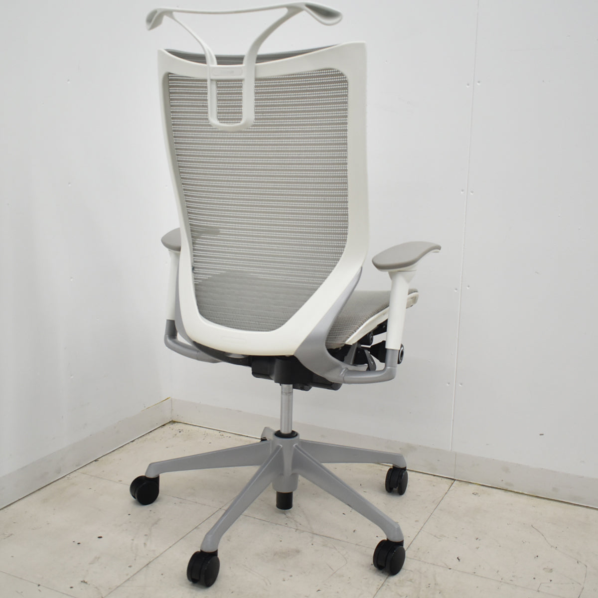 【中古】オカムラ　バロン　ハイバック　可動肘　ハンガー　2019年製　グレー　2025120207【中古オフィス家具】