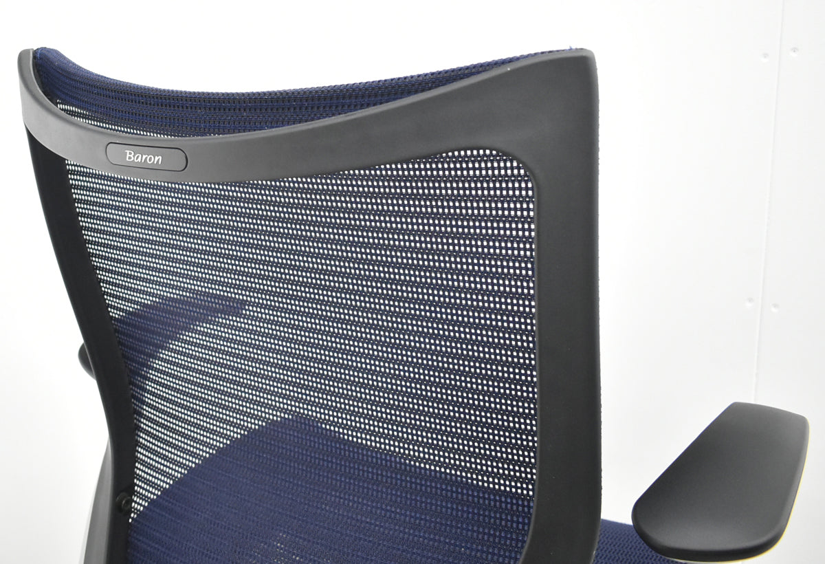 【中古】オカムラ　バロン　ローバック　固定肘（肘パット新品）昇降ガス新品　ダークブルー　2025120301 【中古オフィス家具】