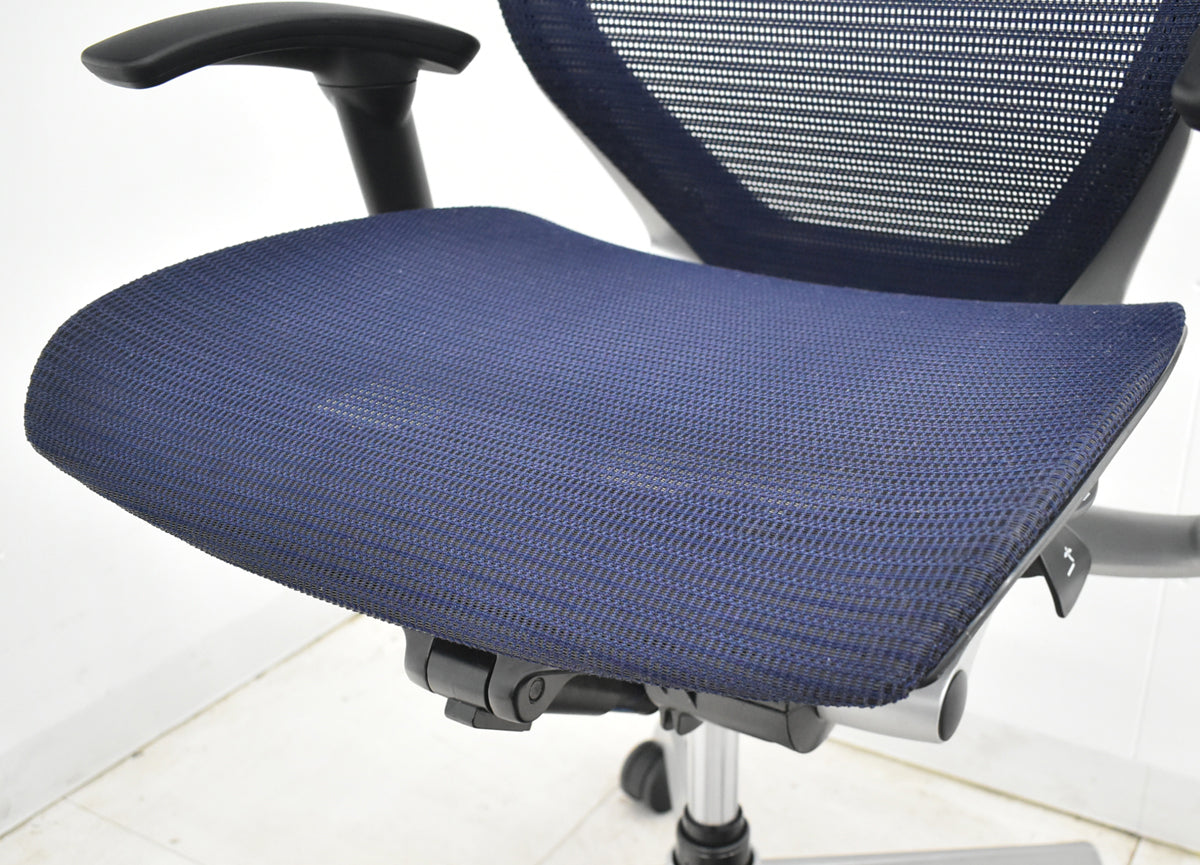 【中古】オカムラ　バロン　ローバック　固定肘（肘パット新品）昇降ガス新品　ダークブルー　2025120302【中古オフィス家具】