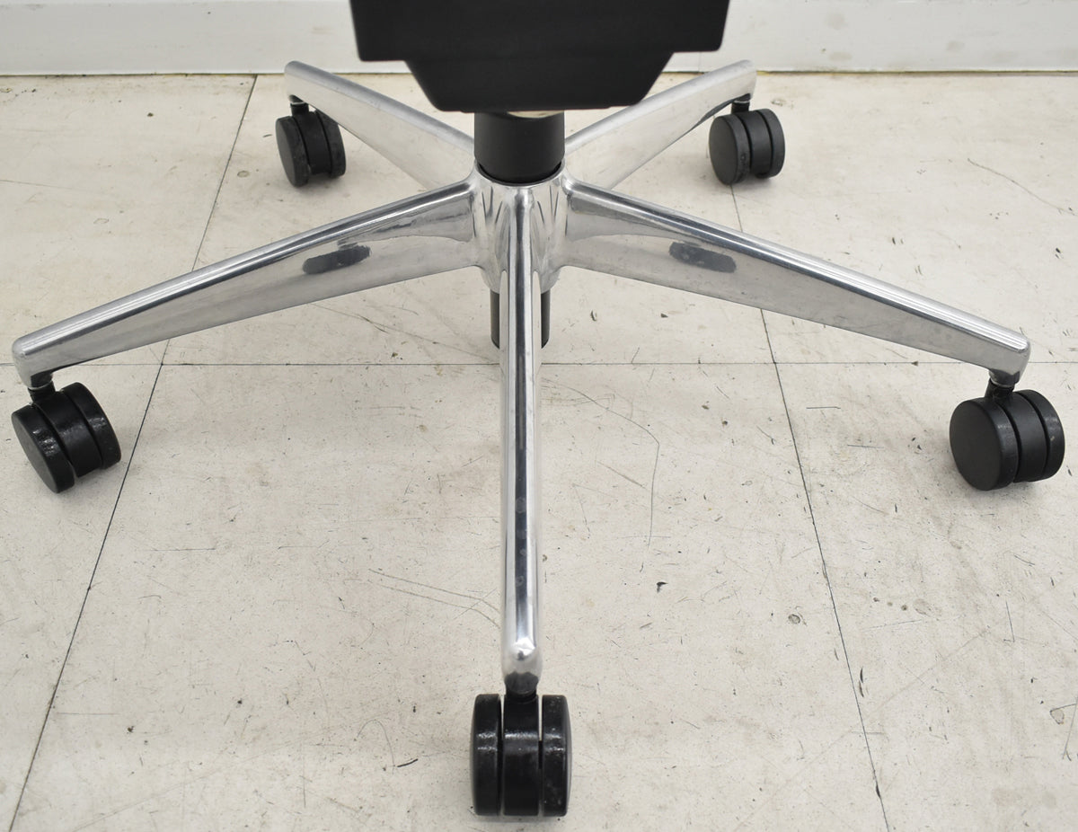 【中古】コクヨ　エアフォート　肘なし　エアランバーサポート　ポリッシュ　アイボリー　2025120303【中古オフィス家具】