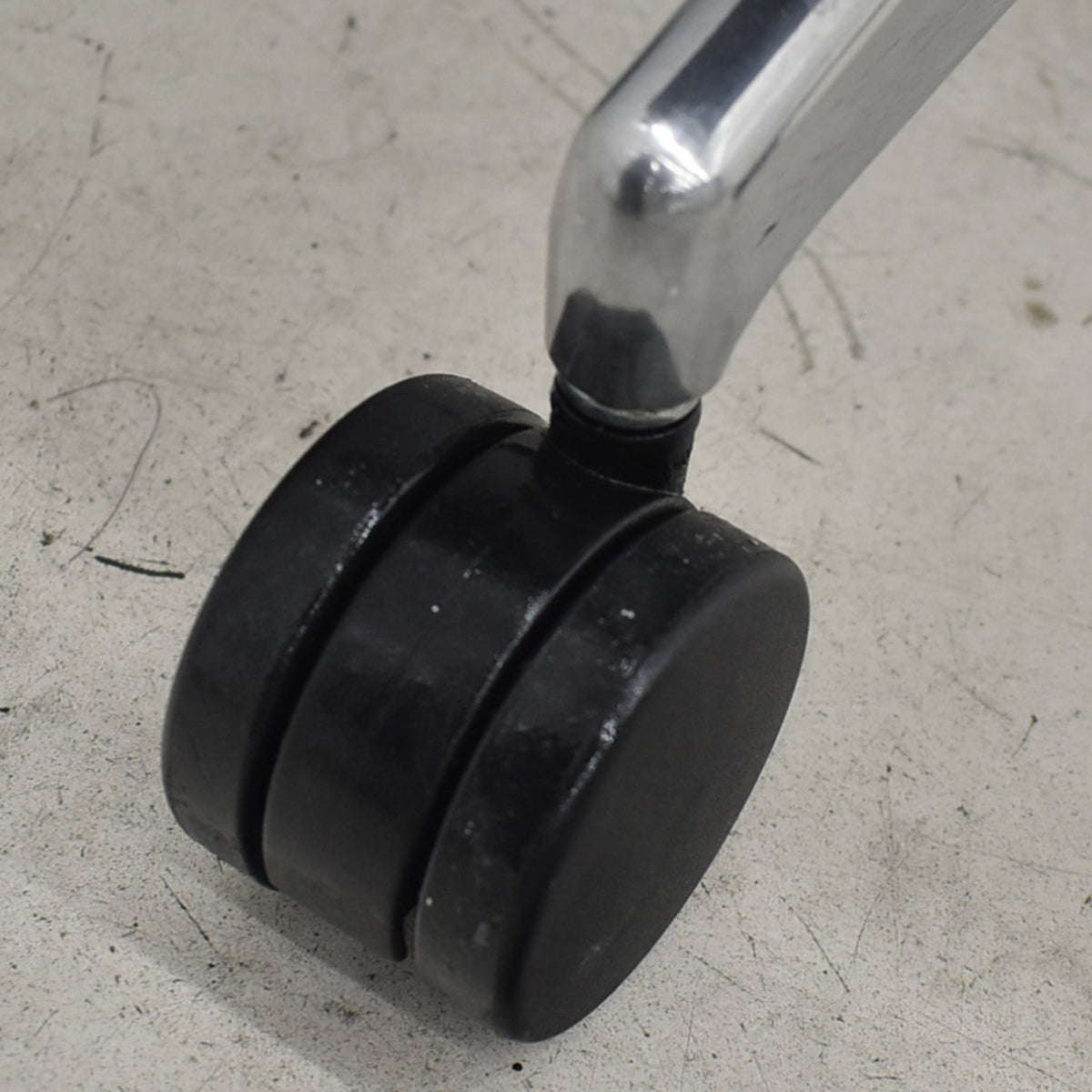 【中古】コクヨ　エアフォート　肘なし　エアランバーサポート　ポリッシュ　アイボリー　2025120303【中古オフィス家具】