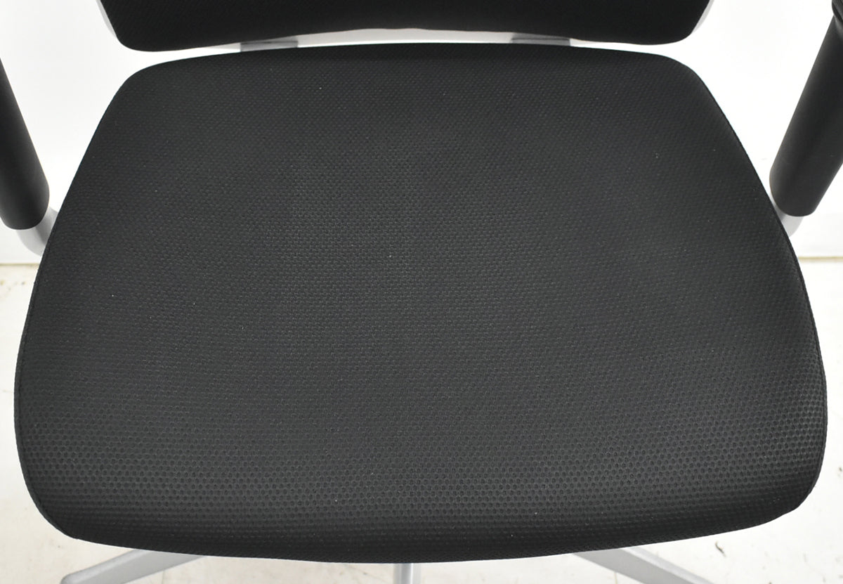 【中古】オカムラ　コーラル　ハイバック　可動肘　シルバー脚　ブラック　2025120306【中古オフィス家具】