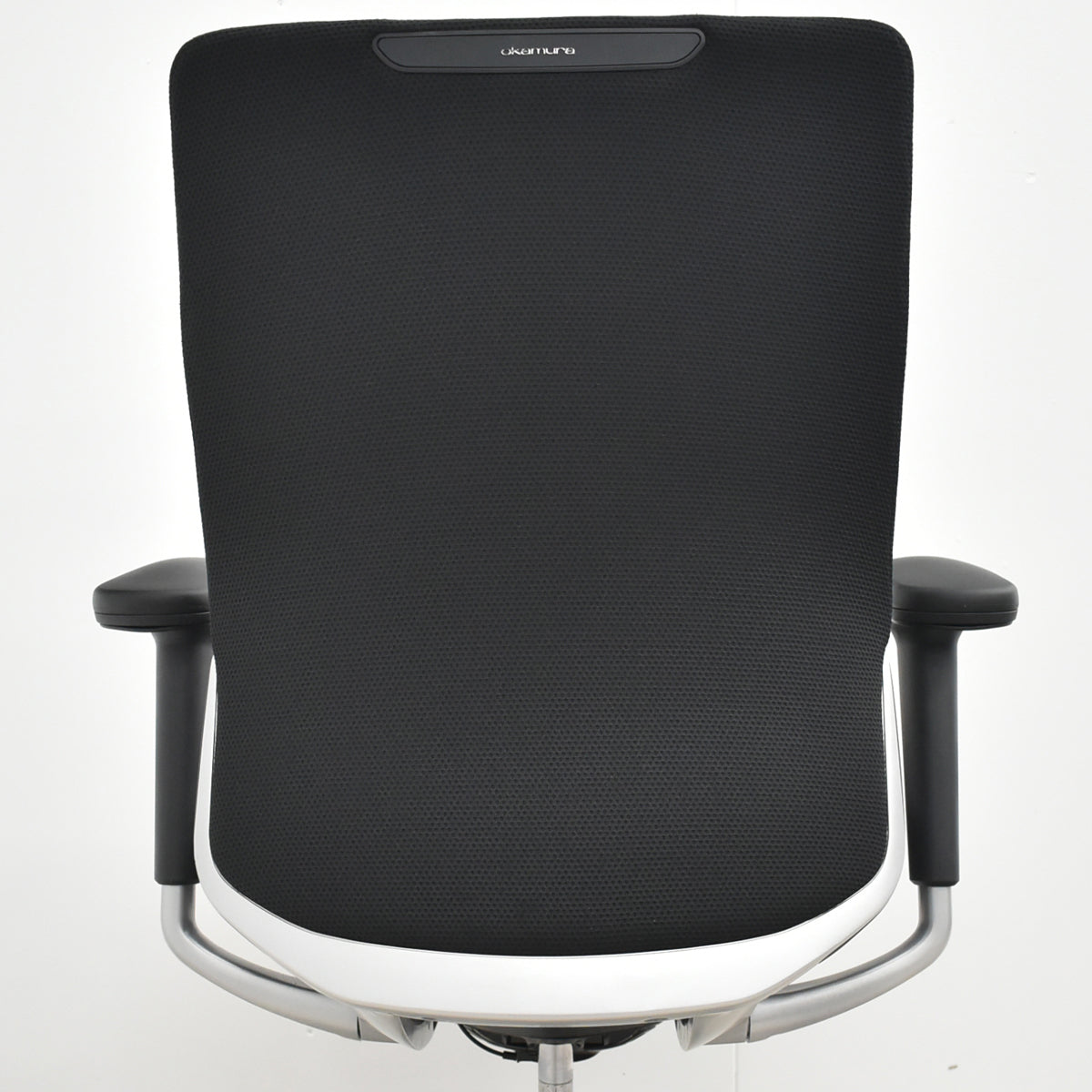 【中古】オカムラ　コーラル　ハイバック　可動肘　シルバー脚　ブラック　2025120306【中古オフィス家具】