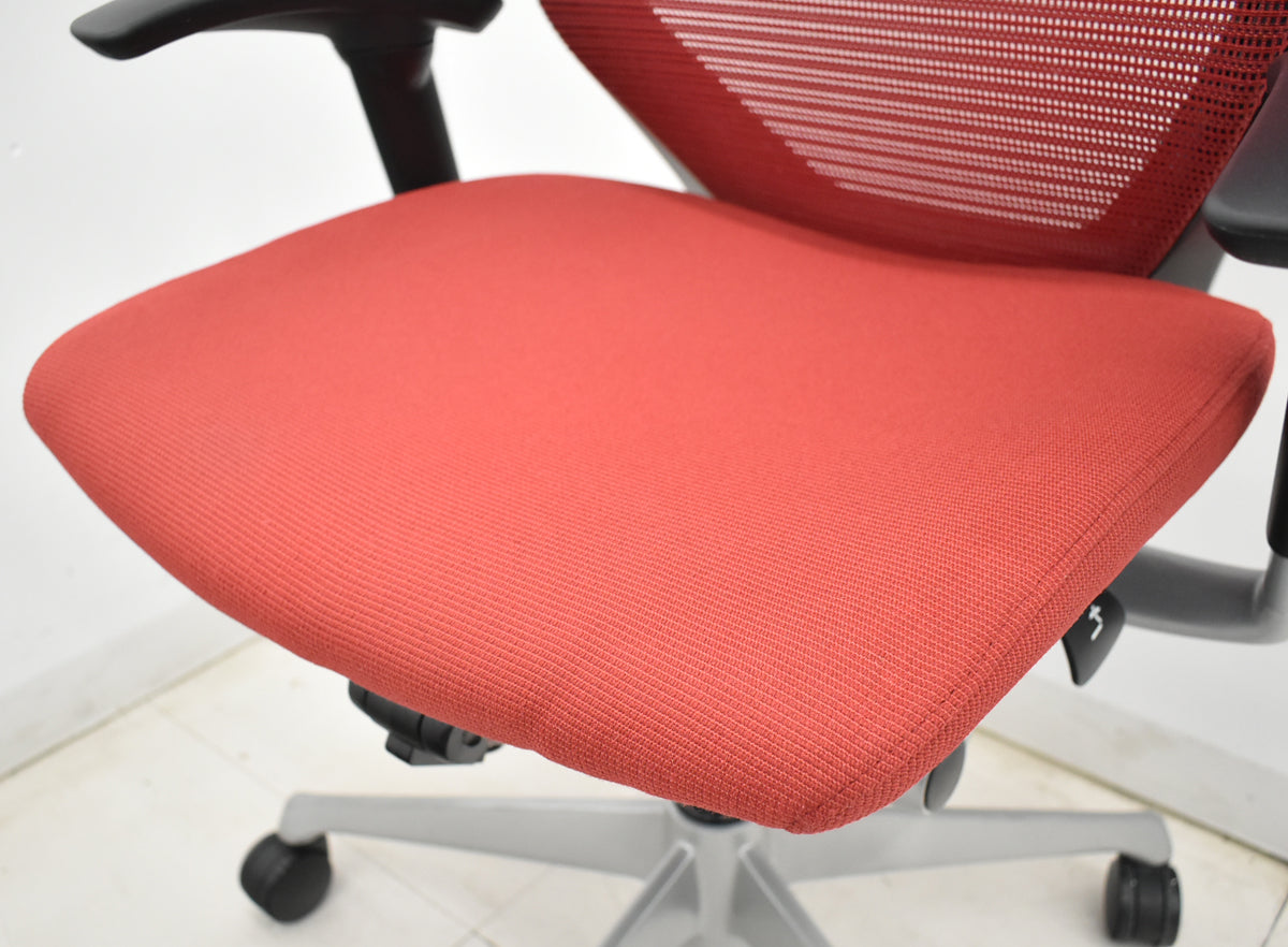 【中古】オカムラ　バロン　エクストラハイバック　ヘッドレスト　固定肘（肘パッド新品）レッド　2025120401【中古オフィス家具】