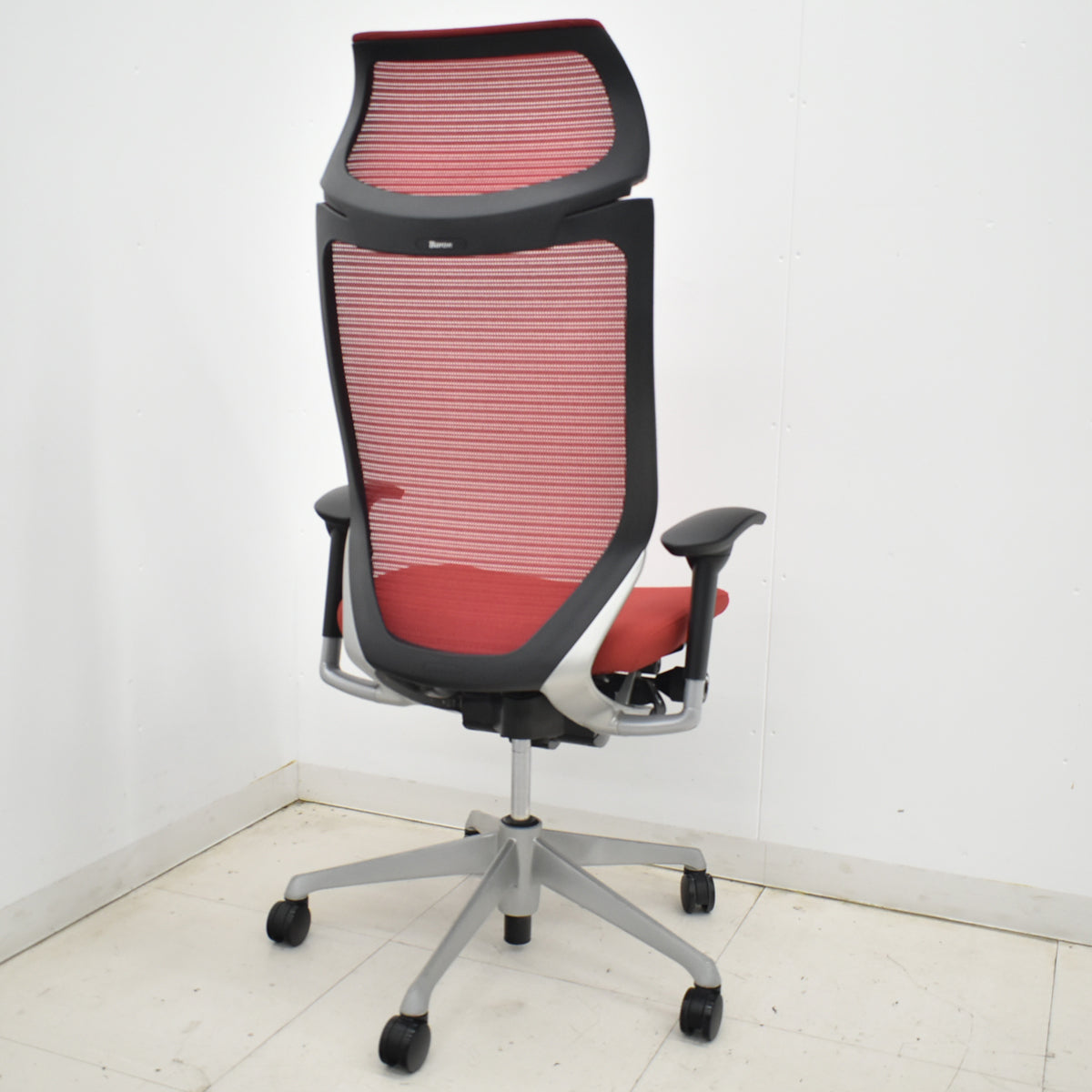 【中古】オカムラ　バロン　エクストラハイバック　ヘッドレスト　固定肘（肘パッド新品）レッド　2025120401【中古オフィス家具】