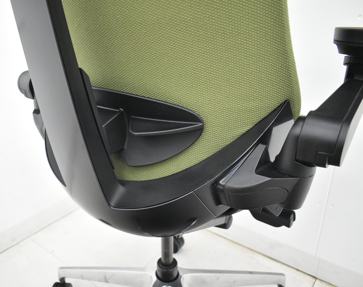 【中古】イトーキ　アクトチェア　４Ｄリンクアーム　ランバーサポート　ポリッシュ　2020年製　グリーン　2025120406【中古オフィス家具】