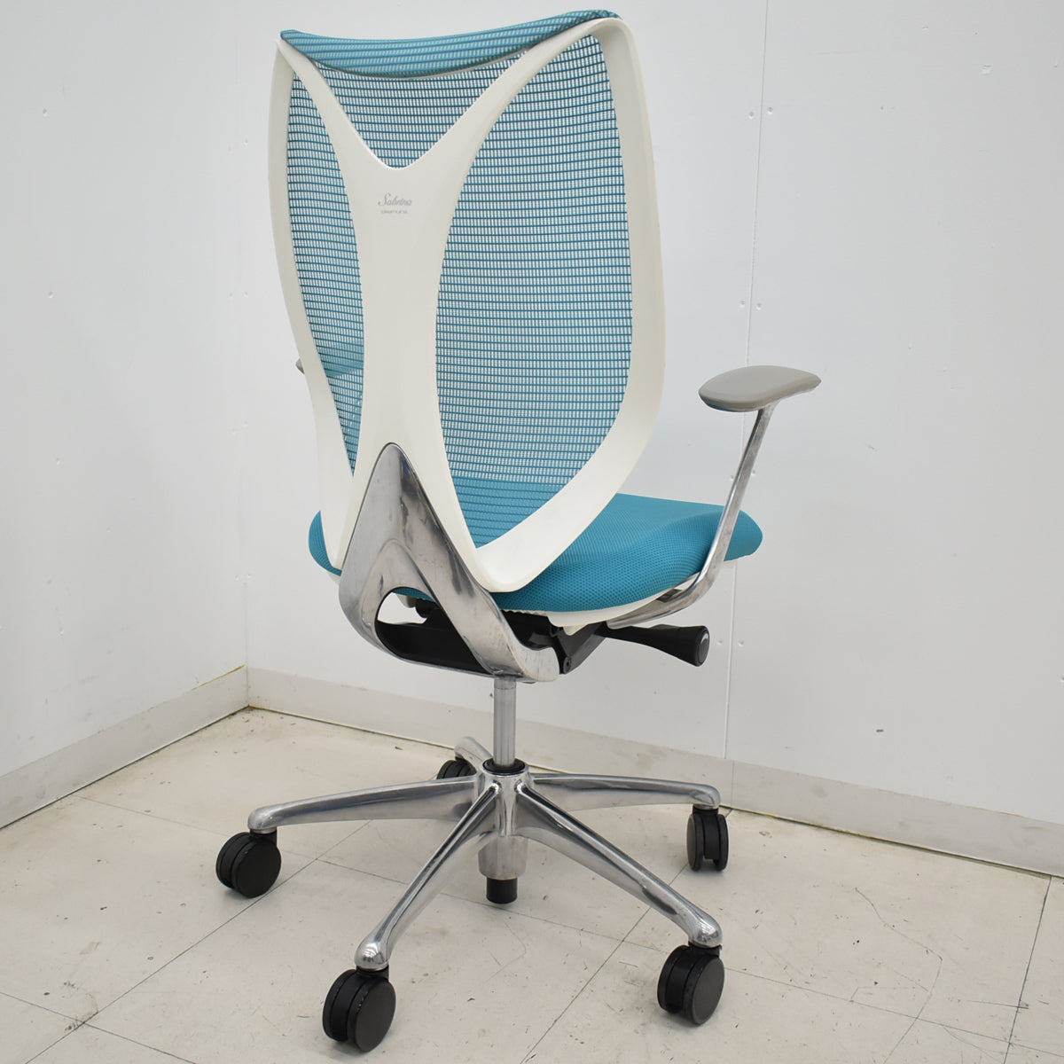 【中古】オカムラ　サブリナ　スタンダード　固定肘　ポリッシュ　前傾機能　ブルーグリーン　2025120501【中古オフィス家具】