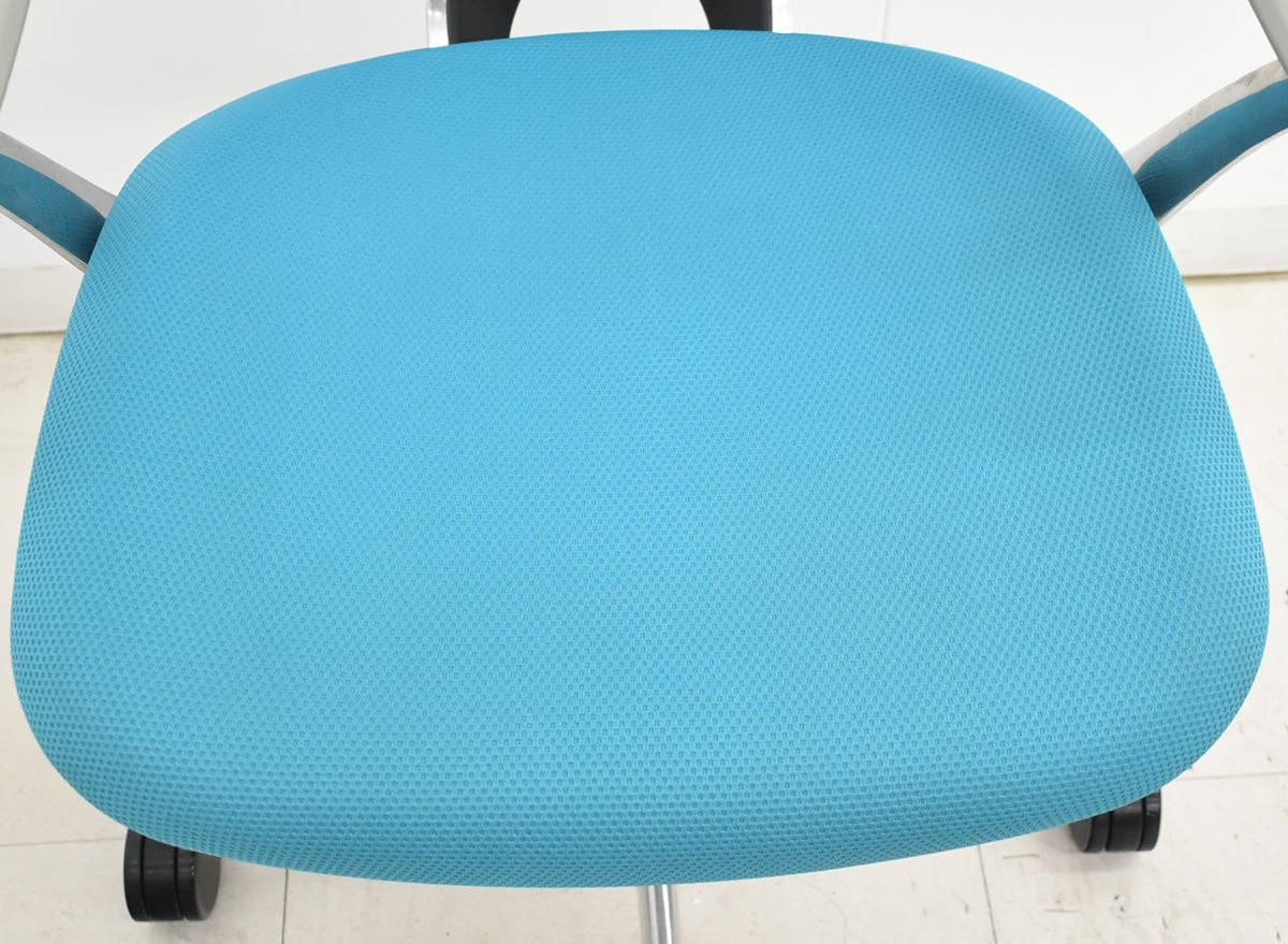 【中古】オカムラ　サブリナ　スタンダード　固定肘　ポリッシュ　前傾機能　ブルーグリーン　2025120502【中古オフィス家具】