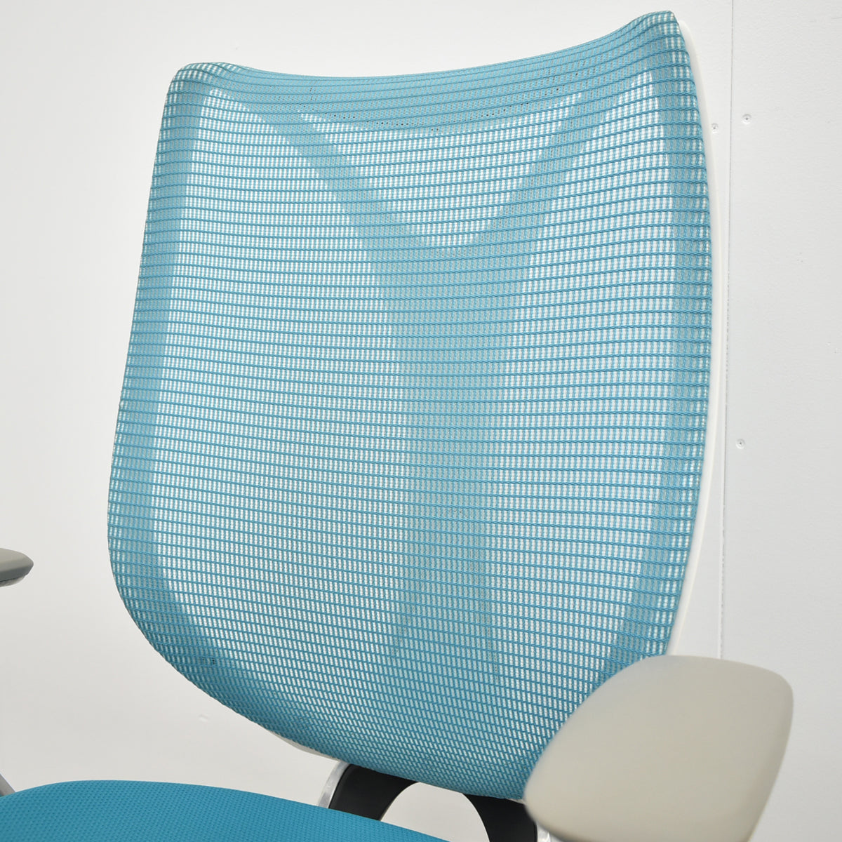 【中古】オカムラ　サブリナ　スタンダード　固定肘　ポリッシュ　前傾機能　ブルーグリーン　2025120502【中古オフィス家具】