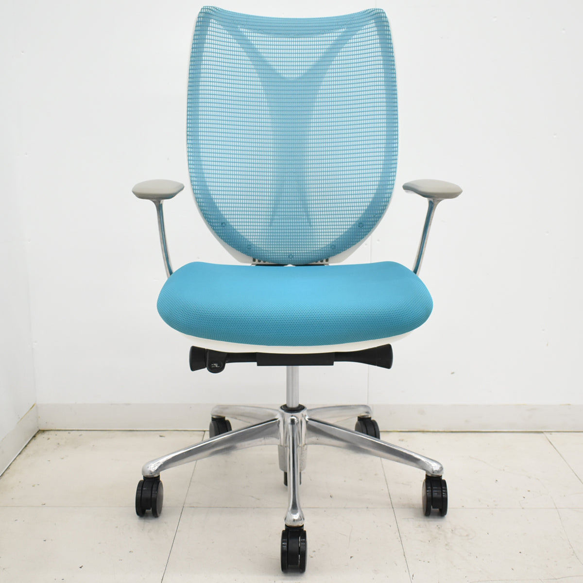 【中古】オカムラ　サブリナ　スタンダード　固定肘　ポリッシュ　前傾機能　ブルーグリーン　2025120502【中古オフィス家具】