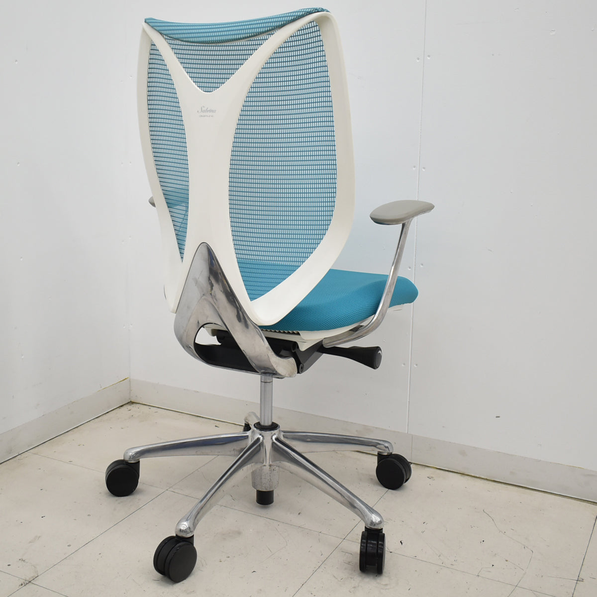 【中古】オカムラ　サブリナ　スタンダード　固定肘　ポリッシュ　前傾機能　ブルーグリーン　2025120502【中古オフィス家具】