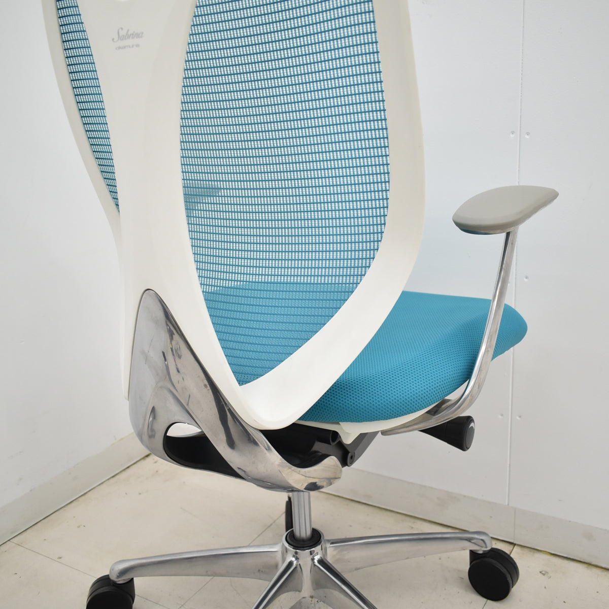 【中古】オカムラ　サブリナ　スタンダード　固定肘　ポリッシュ　前傾機能　ブルーグリーン　2025120502【中古オフィス家具】