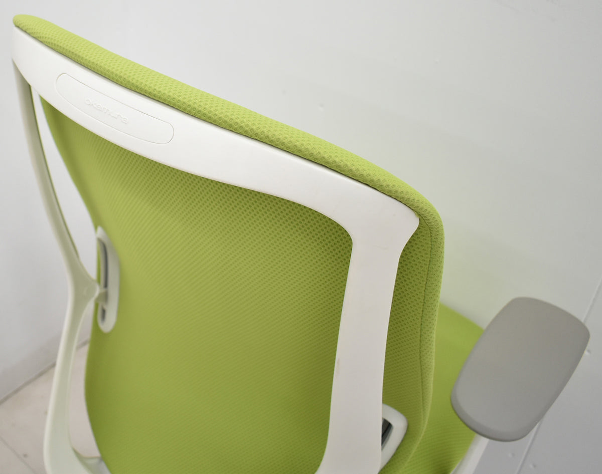 【中古】オカムラ　シルフィー　ハイバック　固定肘　バックカーブアジャスト　前傾機能　グリーン　2025120601【中古オフィス家具】