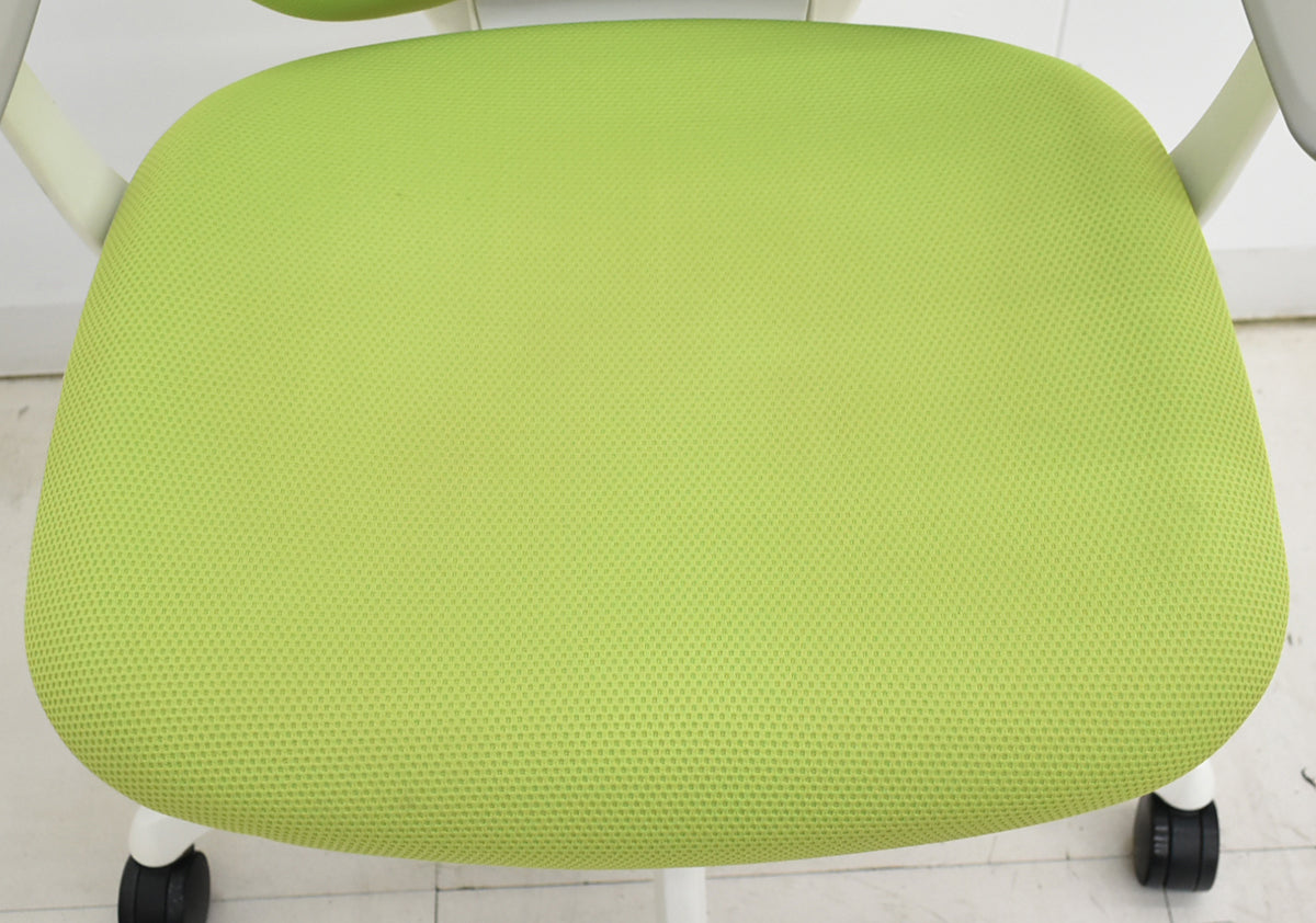 【中古】オカムラ　シルフィー　ハイバック　固定肘　バックカーブアジャスト　前傾機能　グリーン　2025120601【中古オフィス家具】