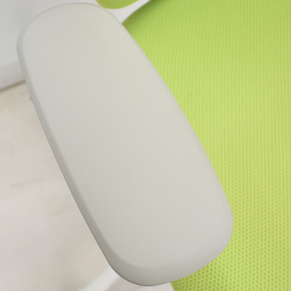 【中古】オカムラ　シルフィー　ハイバック　固定肘　バックカーブアジャスト　前傾機能　グリーン　2025120601【中古オフィス家具】