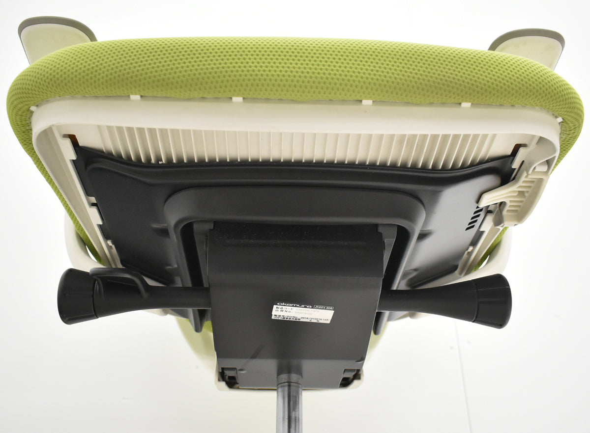 【中古】オカムラ　シルフィー　ハイバック　固定肘　バックカーブアジャスト　前傾機能　グリーン　2025120601【中古オフィス家具】