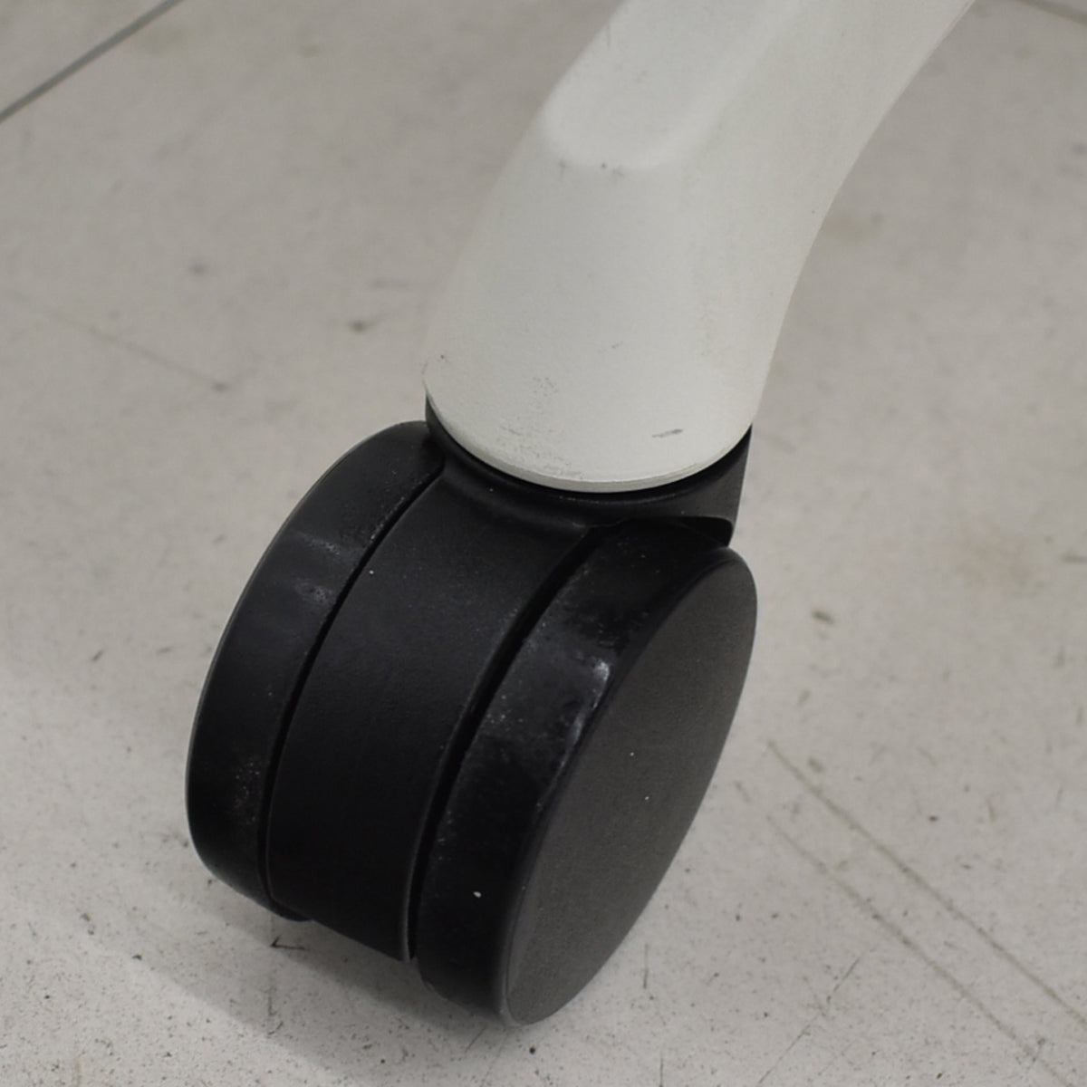 【中古】オカムラ　シルフィー　ハイバック　固定肘　バックカーブアジャスト　前傾機能　グリーン　2025120601【中古オフィス家具】