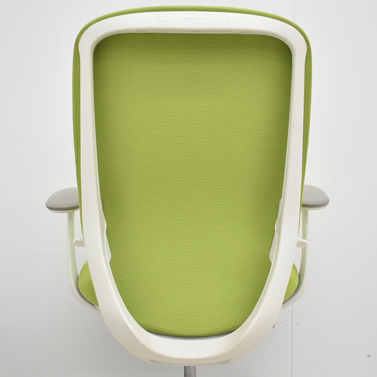 【中古】オカムラ　シルフィー　ハイバック　固定肘　バックカーブアジャスト　前傾機能　グリーン　2025120601【中古オフィス家具】