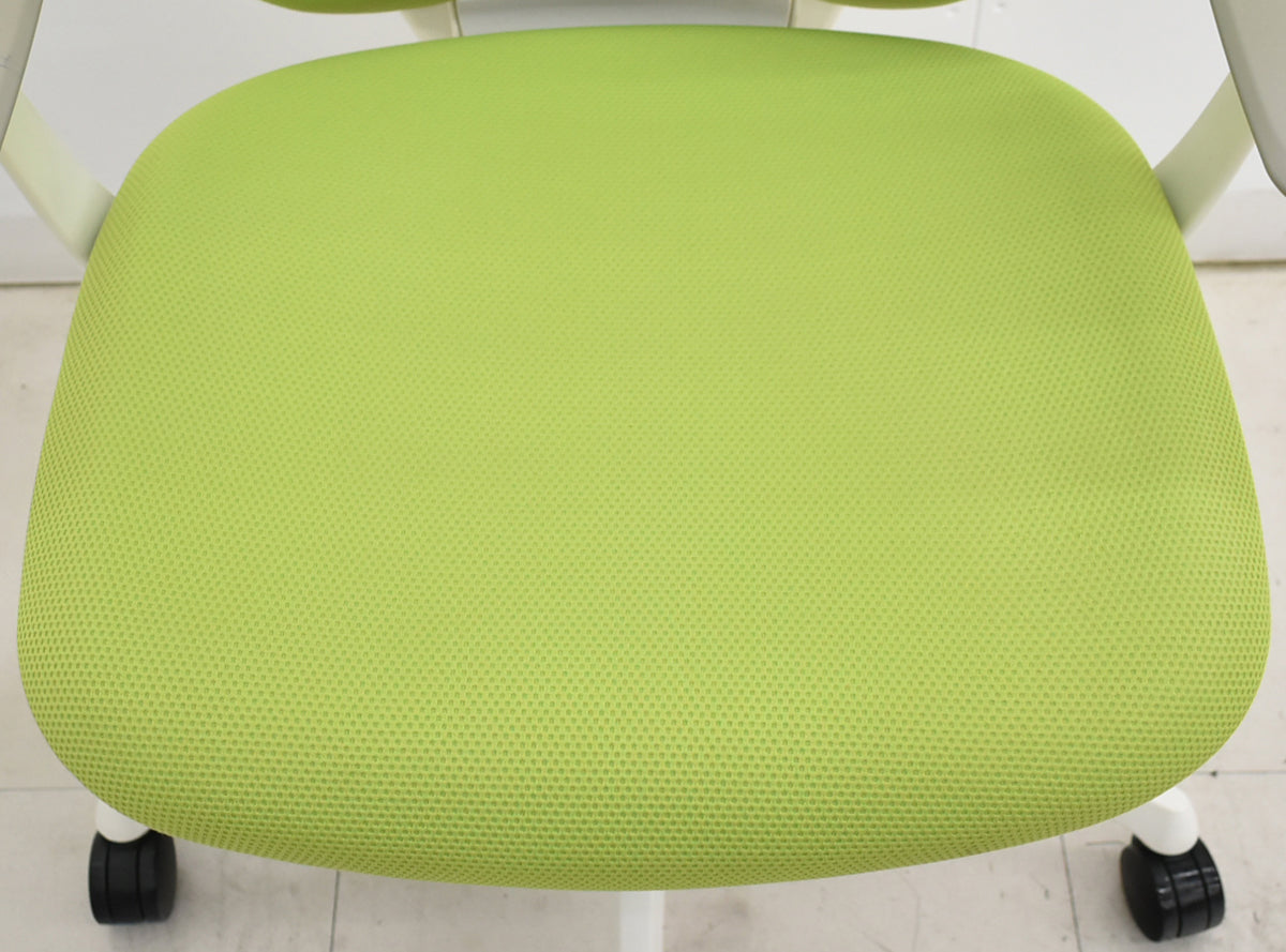 【中古】オカムラ　シルフィー　ハイバック　固定肘　バックカーブアジャスト　前傾機能　グリーン　2025120602【中古オフィス家具】