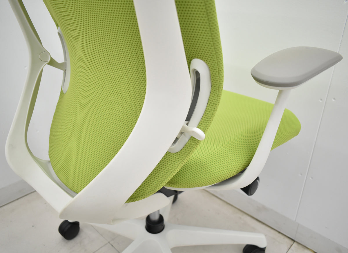【中古】オカムラ　シルフィー　ハイバック　固定肘　バックカーブアジャスト　前傾機能　グリーン　2025120602【中古オフィス家具】