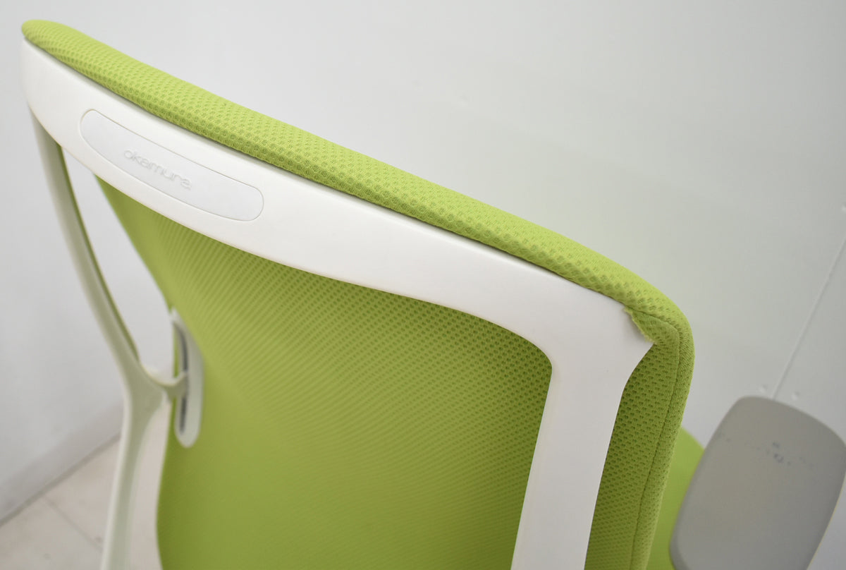 【中古】オカムラ　シルフィー　ハイバック　固定肘　バックカーブアジャスト　前傾機能　グリーン　2025120602【中古オフィス家具】