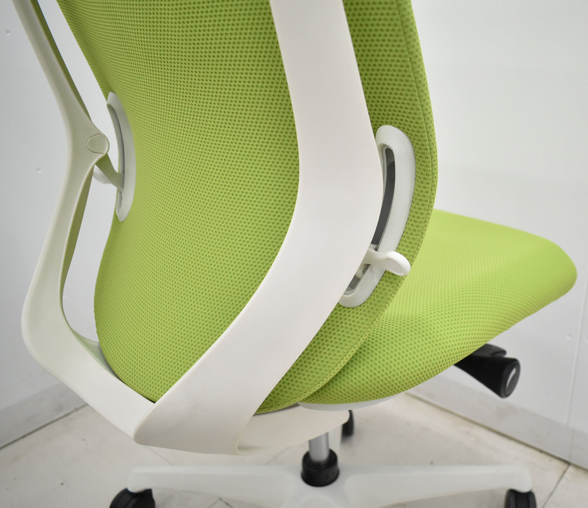 【中古】オカムラ　シルフィー　ハイバック　肘なし　2020年製　グリーン　2025120603【中古オフィス家具】