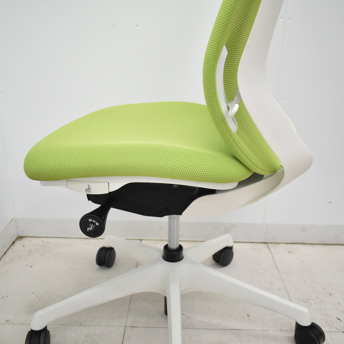 【中古】オカムラ　シルフィー　ハイバック　肘なし　2020年製　グリーン　2025120603【中古オフィス家具】