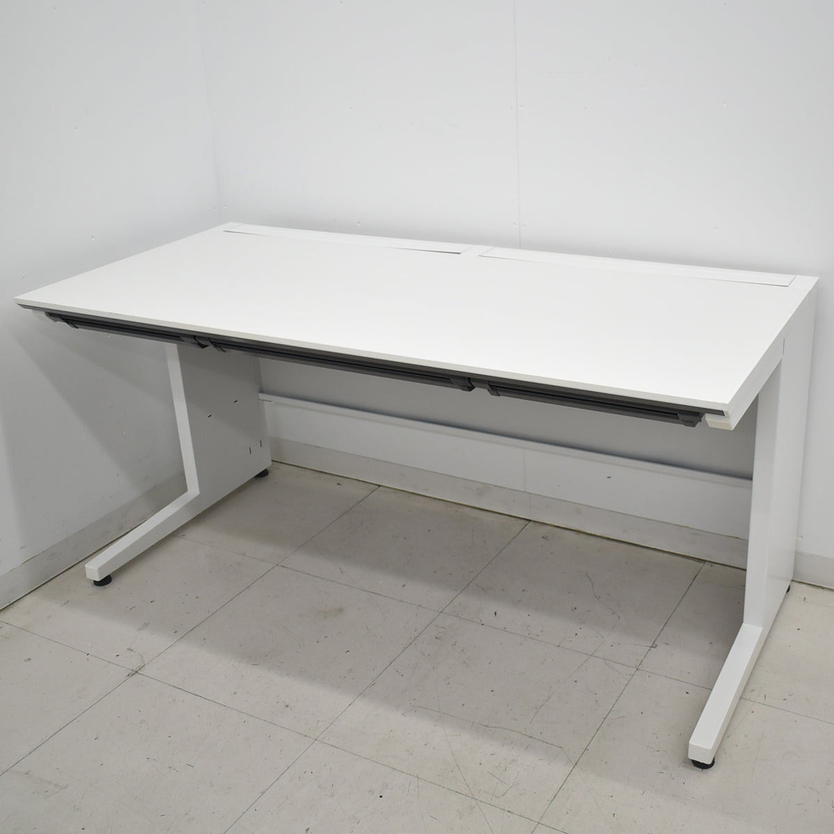 【中古】コクヨ　ISシリーズ　平デスク　幅1500　ホワイト　2019年製　2025120802【中古オフィス家具】