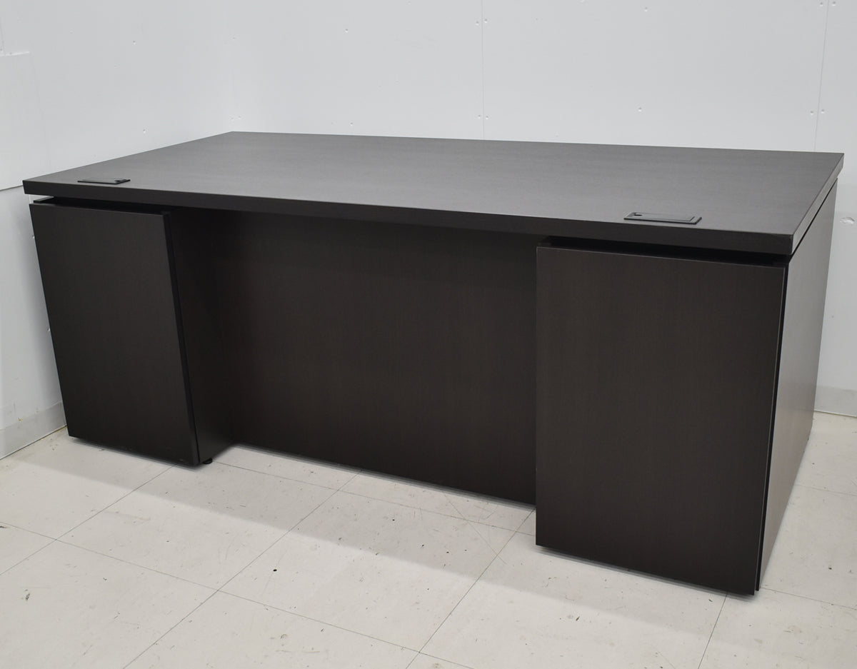 【中古】コクヨ　マネージメントS370シリーズ　役員用両袖デスク　2021年製　W1800　ウェンジブラウン　2025120803【中古オフィス家具】